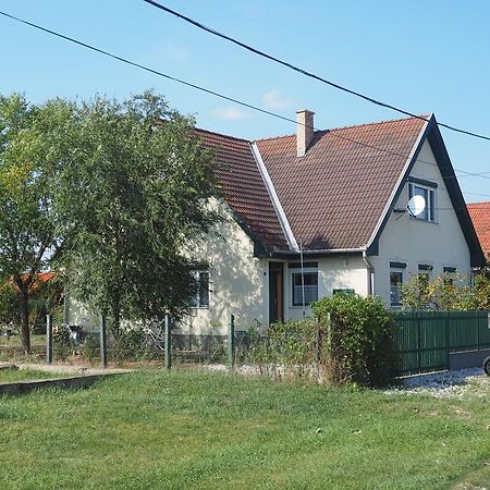 Privatzimmer Csikos Hortobagy Exterior photo