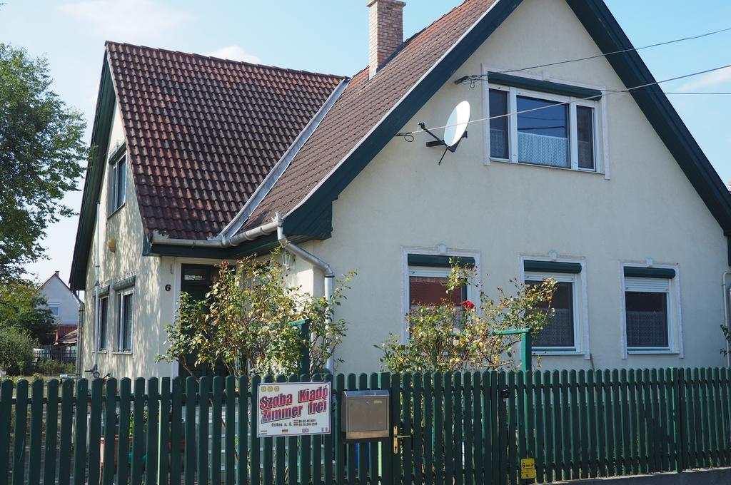Privatzimmer Csikos Hortobagy Exterior photo